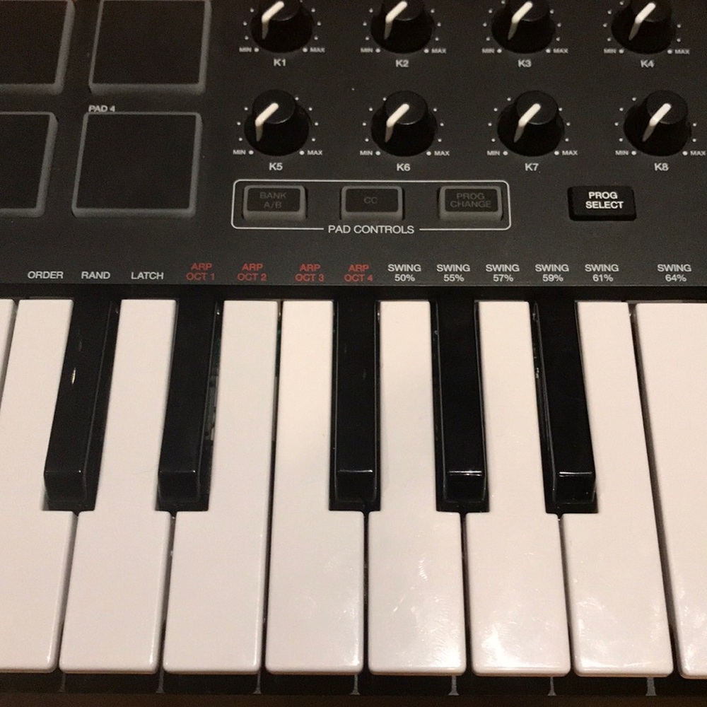 AKAI MPK Mini Keyboard - Picture 2 of 3